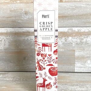 Pier 1 Reed Diffuser Crisp Golden Apple 8oz Fragrance Oil Air Freshener